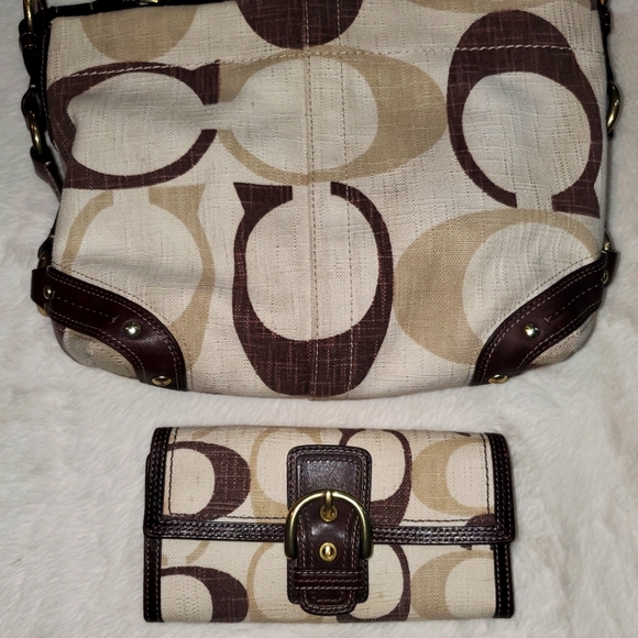 Coach Brown Hobo Bag With Matching Wallet A0826-12197 - Picture 3 of 17